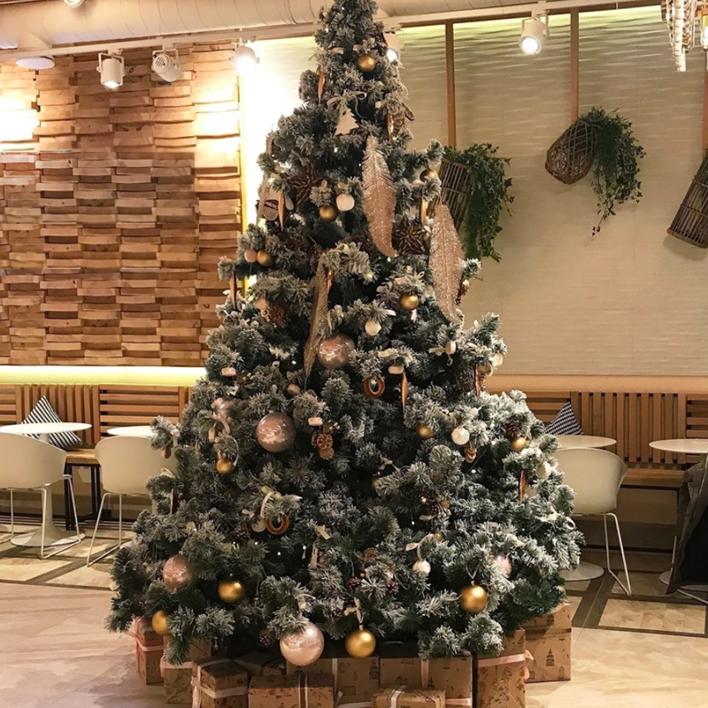 Дизайнерская  Елка с Золотым новогодним декором Christmas Tree Golden Feathers Золотой Зеленый в Нижнем Новгороде | Loft Concept 