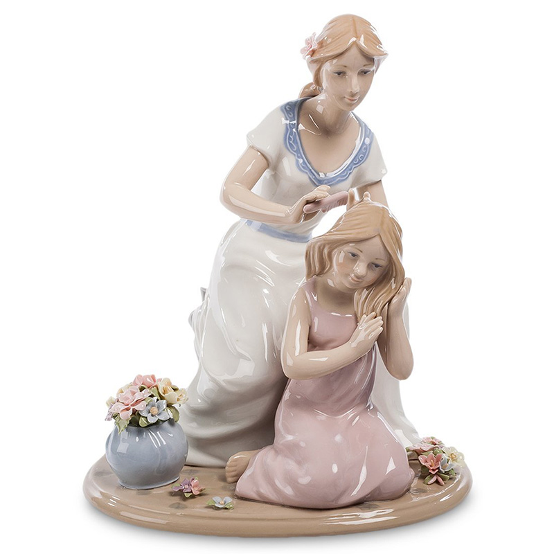 Статуэтка фарфоровая Мама с дочерью Charming Statuette Белый Розовый Серо-голубой Бежевый в Нижнем Новгороде | Loft Concept 