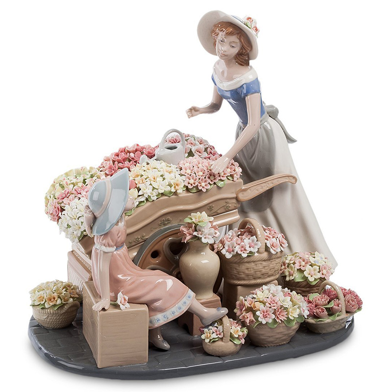 Статуэтка фарфоровая Девушка и маленькая девочка с цветами Charming Statuette Белый Розовый Серо-голубой Зеленый Бежевый Серый в Нижнем Новгороде | Loft Concept 