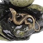 Шар с декором в виде бронзовой ящерицы на подставке из натурального камня Змеевик Natural Stone Spheres 10 см варинант исполнения - 1 | Loft Concept в Нижнем Новгороде