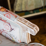 Двухместный диван из массива бука серый с растительным орнаментом Raffael Blue Grey Sofa варинант исполнения - 6 | Loft Concept в Нижнем Новгороде