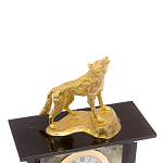 Часы настольные с декором в виде волка из натурального камня Офиокальцит Wolf Stone Clock варинант исполнения - 3 | Loft Concept в Нижнем Новгороде