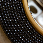 Зеркало в черной фактурной раме с золотым кантом Summon the Light варинант исполнения - 2 | Loft Concept в Нижнем Новгороде