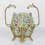 Ваза белого цвета из фарфора с ярким цветочным узором и бронзовыми ручками в виде ветвей Eden Garden porcelain and bronzeм варинант исполнения - 3 | Loft Concept в Нижнем Новгороде