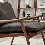 Кресло c каркасом из массива дерева и мягкой кожаной обивкой Walnut Armchair варинант исполнения - 6 | Loft Concept в Нижнем Новгороде