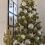 Украшенная Новогодняя Елка с серебряными шарами и звездами варинант исполнения - 1 | Loft Concept в Нижнем Новгороде