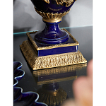 Подсвечник из темно-синего фарфора с бронзовыми элементами и цветами Eden Garden варинант исполнения - 6 | Loft Concept в Нижнем Новгороде