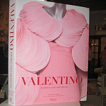 Подарочная Книга Valentino: Themes and Variations варинант исполнения - 3 | Loft Concept в Нижнем Новгороде