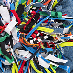 Подушка круглая из джинсовой одежды Heart Round варинант исполнения - 2 | Loft Concept в Нижнем Новгороде