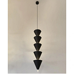 Подвесной светильник светодиодный в виде ряда черных металлических конусов  Herringbone варинант исполнения - 1 | Loft Concept в Нижнем Новгороде