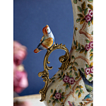 Ваза белого цвета из фарфора с цветочным рисунком и бронзовыми ручками с фигурками птиц Eden Garden porcelain and bronze варинант исполнения - 1 | Loft Concept в Нижнем Новгороде