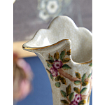 Ваза белого цвета из фарфора с цветочным рисунком и бронзовыми ручками с фигурками птиц Eden Garden porcelain and bronze варинант исполнения - 5 | Loft Concept в Нижнем Новгороде