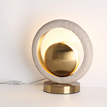 Настольная лампа с бежевым текстурным кольцом и латунным шаром в центре Tactile   варинант исполнения - 4 | Loft Concept в Нижнем Новгороде
