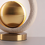 Настольная лампа с бежевым текстурным кольцом и латунным шаром в центре Tactile   варинант исполнения - 7 | Loft Concept в Нижнем Новгороде