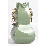 Ваза зеленого цвета из фарфора с бронзовыми ручками в виде драконов и рельефным цветочным декором Eden Garden porcelain and bronze варинант исполнения - 4 | Loft Concept в Нижнем Новгороде