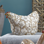 Статуэтка курица с резными белыми цветами на бежевой фактурной поверхности Rustic Chicken варинант исполнения - 3 | Loft Concept в Нижнем Новгороде