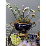 Ваза темно-синяя фарфоровая на бронзовой подставке с ажурным ободком и изогнутыми ручками Eden Garden варинант исполнения - 4 | Loft Concept в Нижнем Новгороде