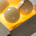 Настольная лампа с основанием из 24 выточенных сферических камней Through Stone варинант исполнения - 5 | Loft Concept в Нижнем Новгороде