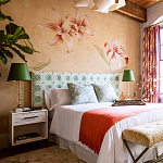 Обои ручная роспись Lilium Special Colourway on yellow painted silk варинант исполнения - 1 | Loft Concept в Нижнем Новгороде