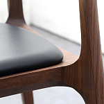 Стул деревянный с мягким сиденьем из черной натуральной кожи Moon Walnut Furniture варинант исполнения - 7 | Loft Concept в Нижнем Новгороде