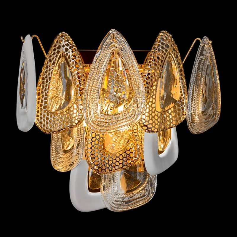 Бра с белыми и прозрачными подвесками Character Chandelier Золотой Прозрачный Белый Бра с белыми и прозрачными подвесками Character Chandelier Золотой Прозрачный Белый в Нижнем Новгороде | Loft Concept