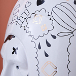 Ваза с декоративными лицами и графическими элементами в виде сердец и символов Faces of Imagination варинант исполнения - 9 | Loft Concept в Нижнем Новгороде