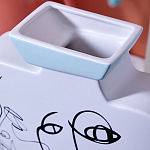 Ваза плоская белая с абстрактными черными линиями в форме лиц Faces of Imagination варинант исполнения - 6 | Loft Concept в Нижнем Новгороде