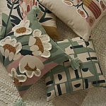 Подушка декоративная зеленого цвета с геометрическим рисунком Divine Abstractions варинант исполнения - 8 | Loft Concept в Нижнем Новгороде