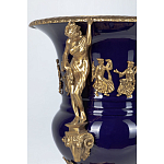 Ваза темно-синего цвета из фарфора с бронзовыми ручками в виде фигур Eden Garden porcelain and bronze варинант исполнения - 6 | Loft Concept в Нижнем Новгороде
