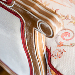 Трехместный диван из массива бука бежевый с растительным орнаментом Raffael Renaissance Beige Sofa варинант исполнения - 7 | Loft Concept в Нижнем Новгороде