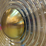 Бра с круглым рифленым плафоном янтарного цвета Savio Glass Disc Light варинант исполнения - 1 | Loft Concept в Нижнем Новгороде