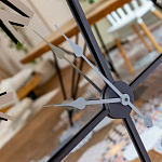 Часы настенные зеркальные с серебряным металлическим циферблатом Mirror Tower Clock варинант исполнения - 3 | Loft Concept в Нижнем Новгороде