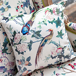 Подушка декоративная с изображением птицы в саду Beige Chinoiserie Birds in the Rose Garden Cushion варинант исполнения - 2 | Loft Concept в Нижнем Новгороде