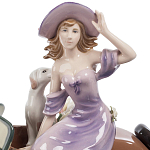 Статуэтка фарфоровая Девушка с автомобилем Charming Statuette варинант исполнения - 1 | Loft Concept в Нижнем Новгороде